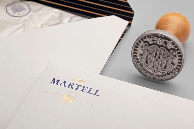 有着300多年历史的马爹利 （Martell）换了LOGO和新包装