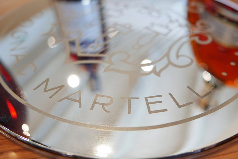 有着300多年历史的马爹利 （Martell）换了LOGO和新包装